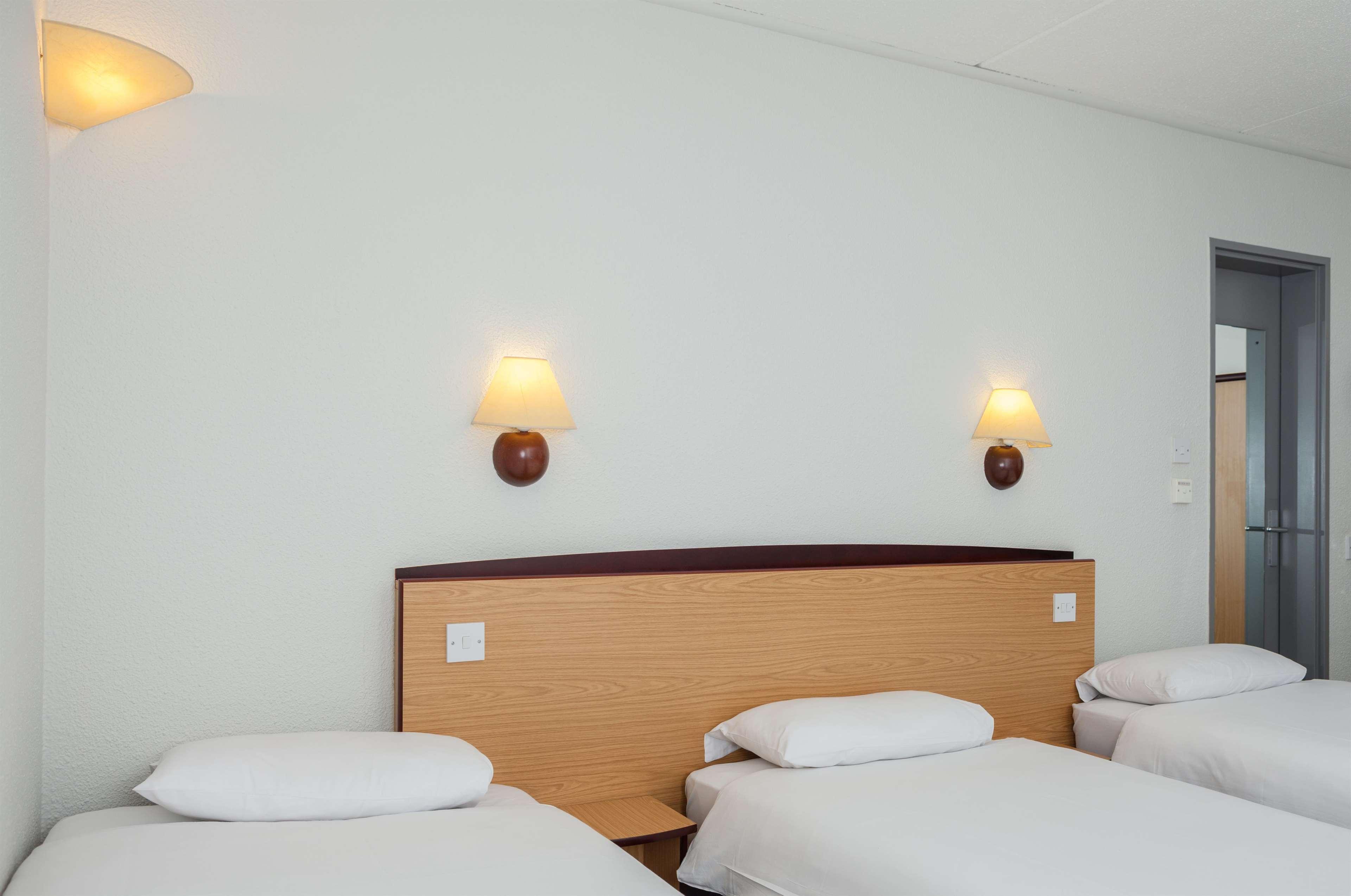 Campanile Hotel Dartford Bagian luar foto