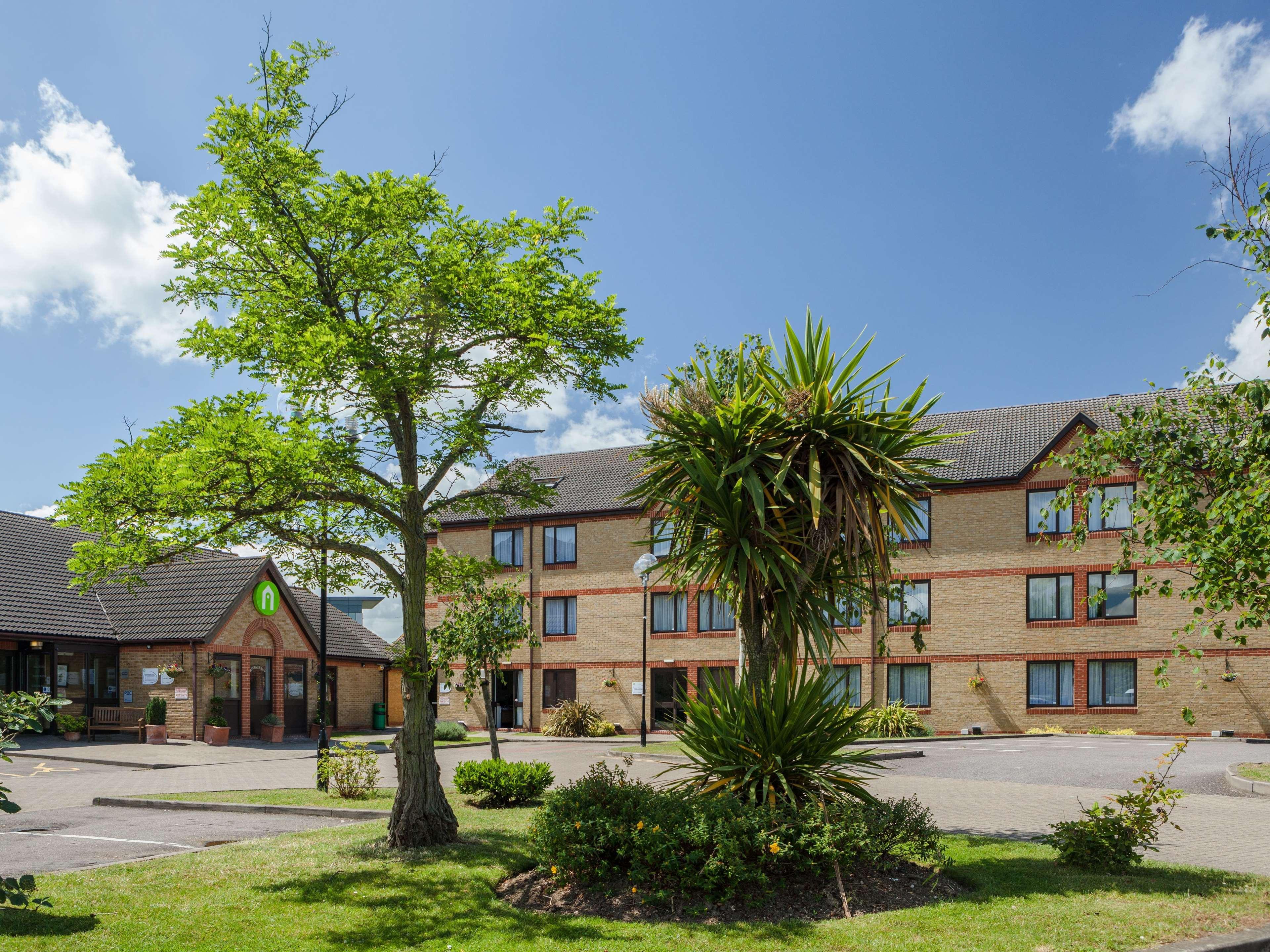 Campanile Hotel Dartford Bagian luar foto
