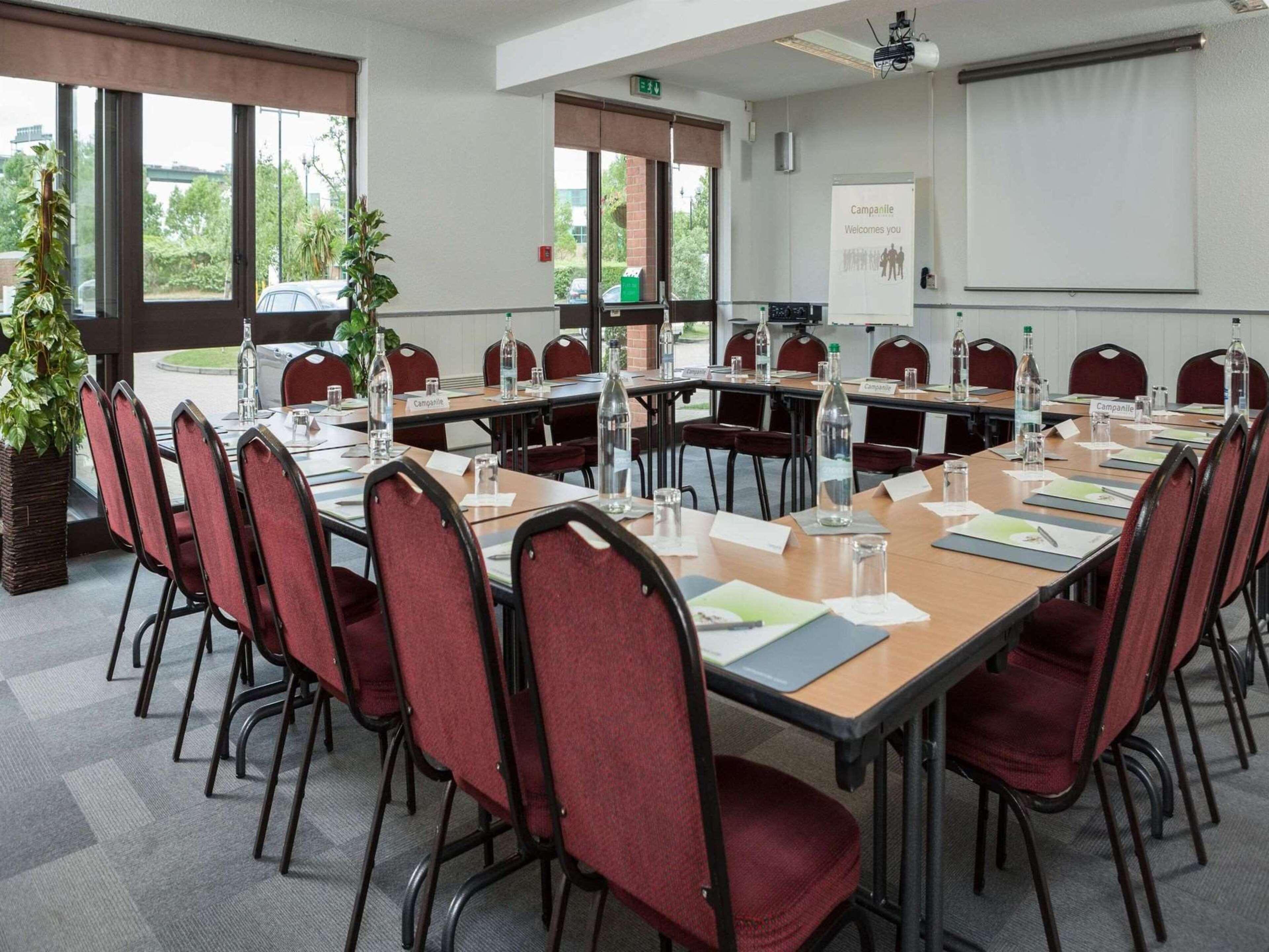 Campanile Hotel Dartford Bagian luar foto