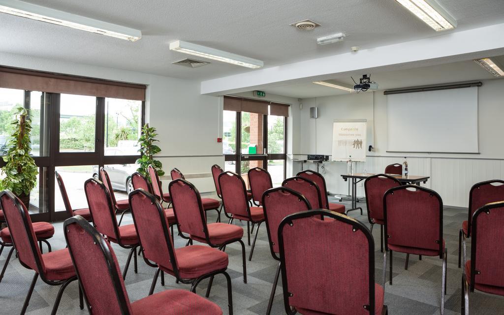 Campanile Hotel Dartford Bagian luar foto