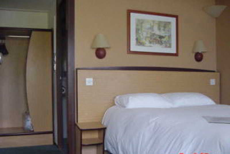 Campanile Hotel Dartford Bagian luar foto