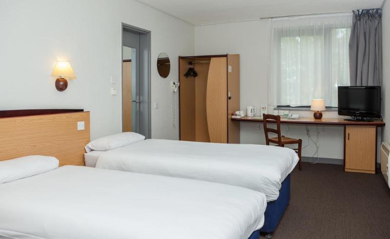 Campanile Hotel Dartford Bagian luar foto